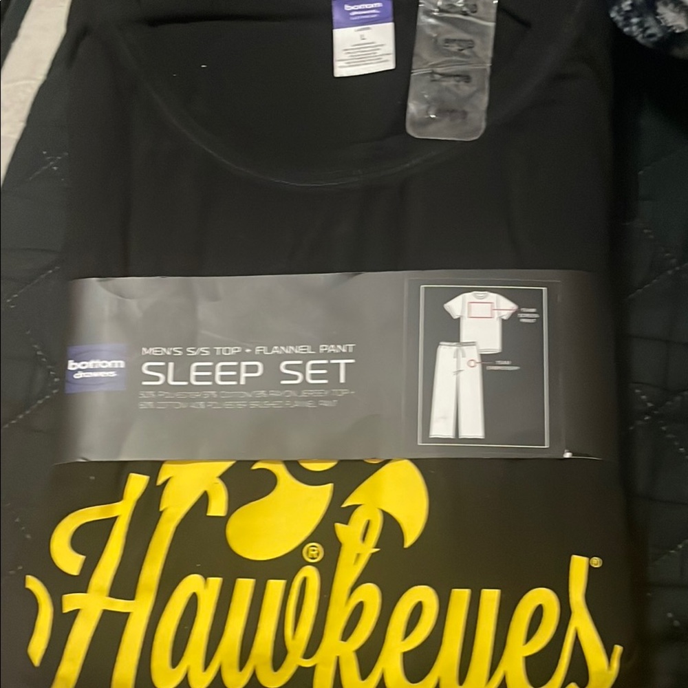 Men's Iowa Hawkeyes Black and Yellow Sleepwear Set